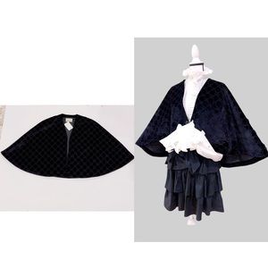 ❌SOLD❌100% Authentic Gucci GG Logo Black Velvet Cape Poncho One Size